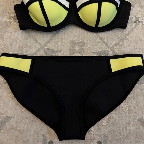 Triangl Neon yellow and black neoprene bikini - Picture 4 of 7